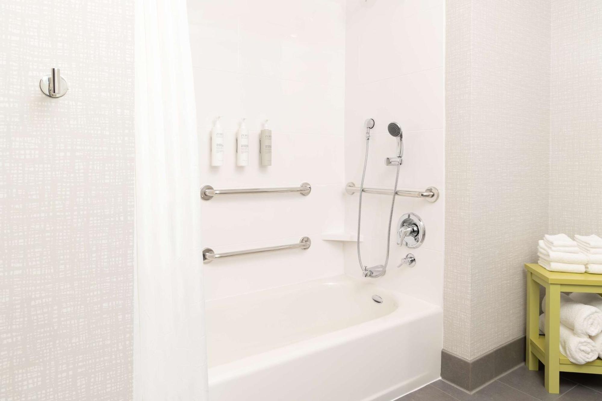Hampton Inn & Suites Santa Rosa Sonoma Wine Country Экстерьер фото